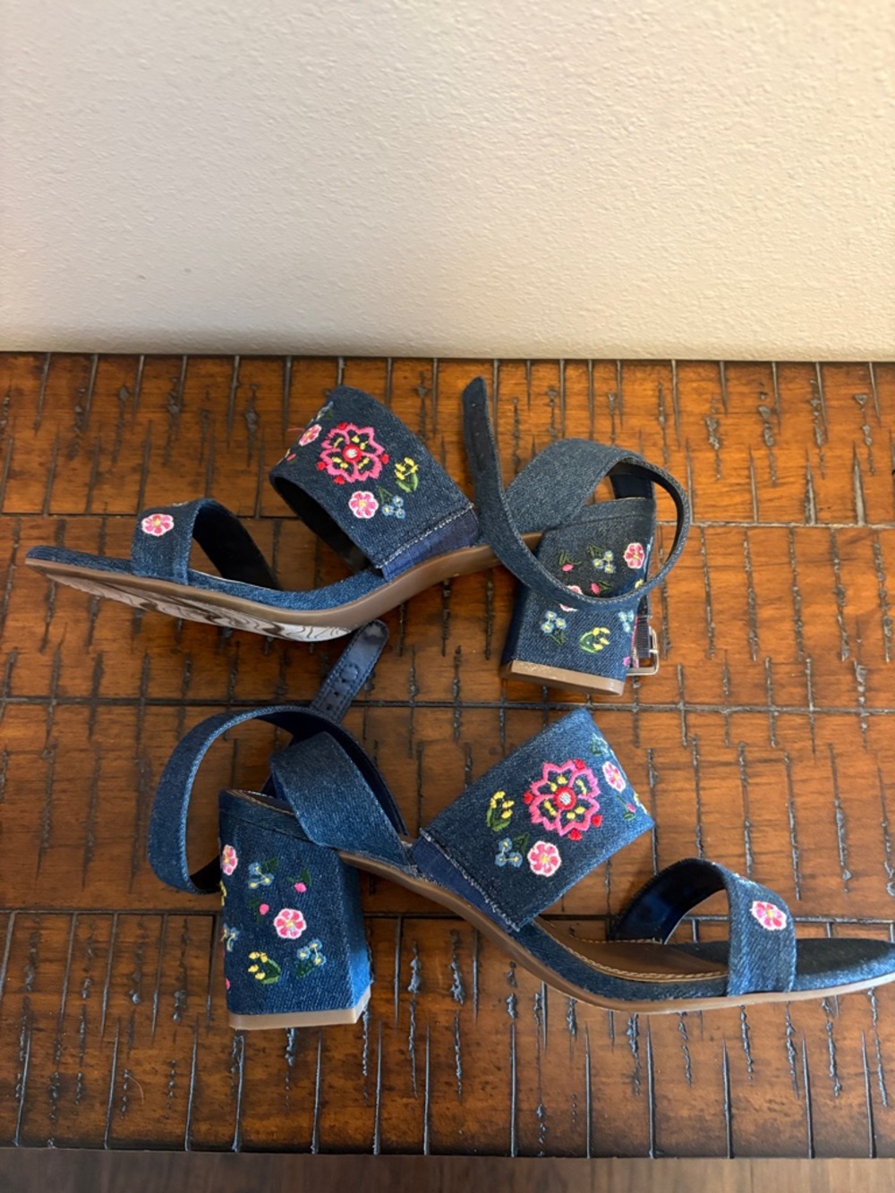 Impo Denim Embroidered Floral Heeled Sandals Size 9.5 - Picture 5 of 8